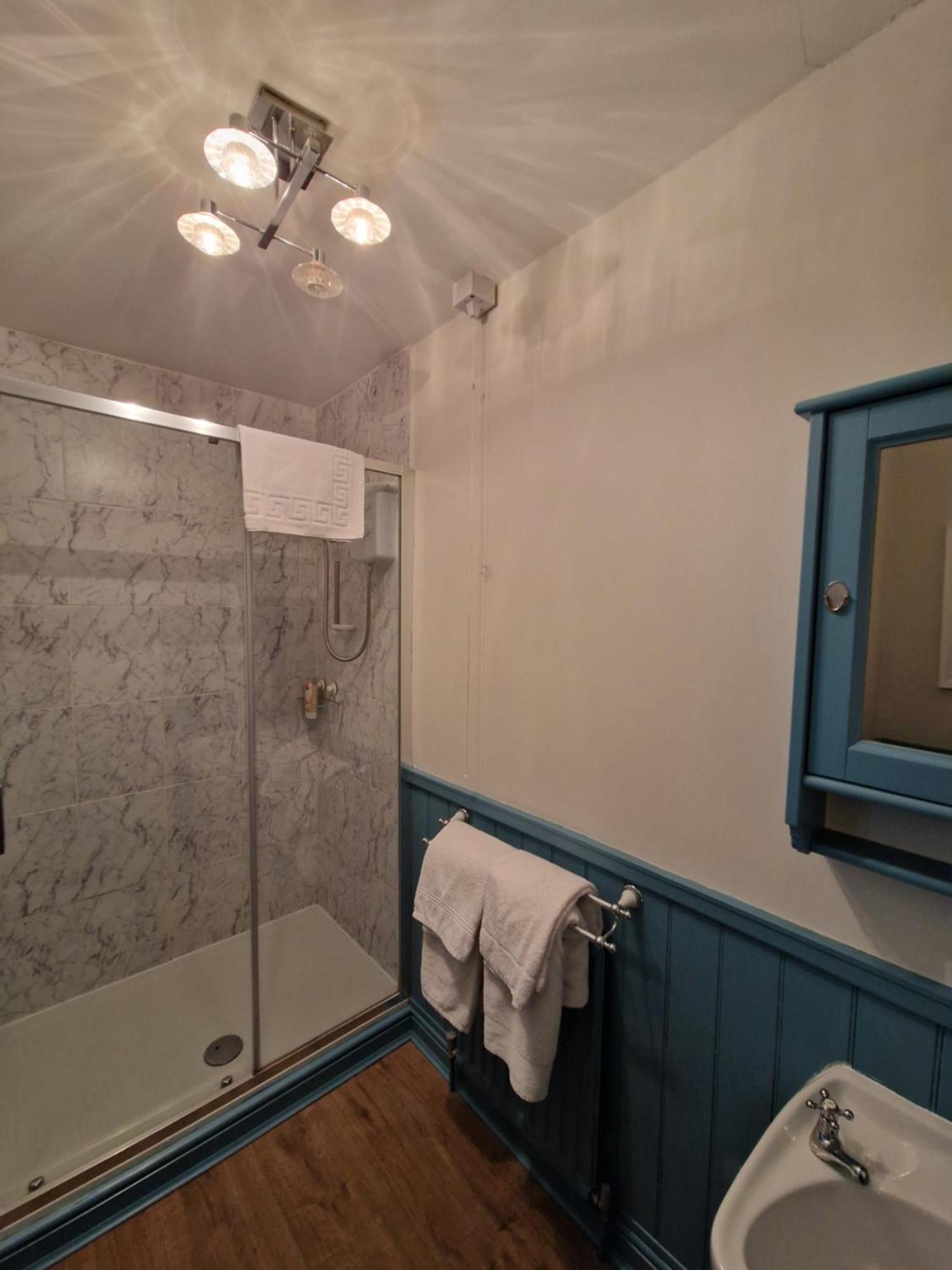 2 Stanhope Hall B&B Бишъп Оукланд Екстериор снимка